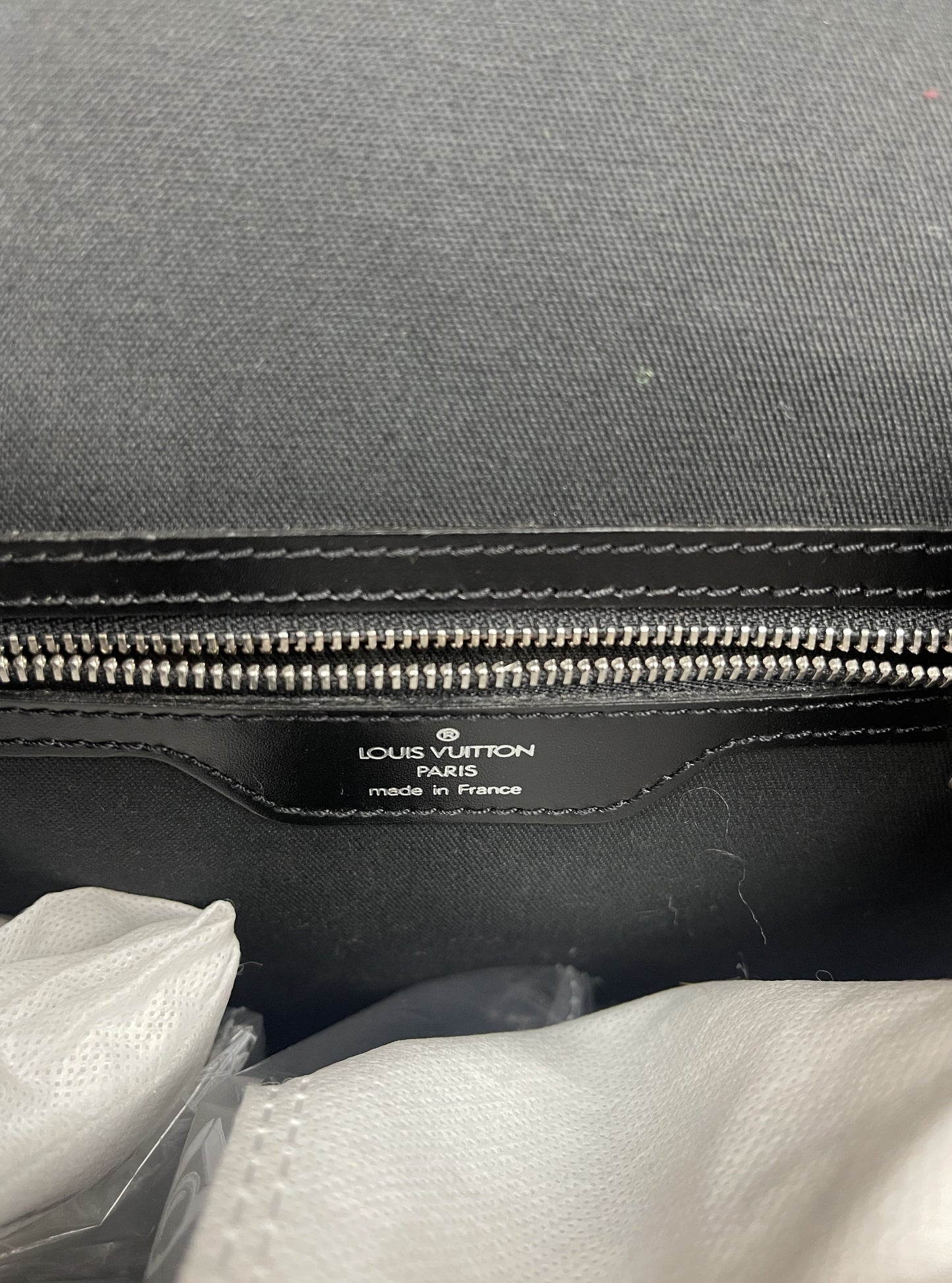 LOUIS VUITTON Taiga Yaranga Camera Bag